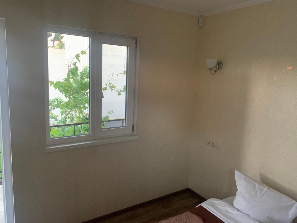 Guest House Dacha Nova Dofinivka Экстерьер фото