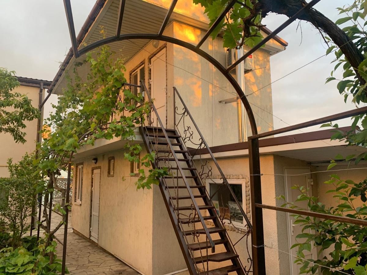 Guest House Dacha Nova Dofinivka Экстерьер фото